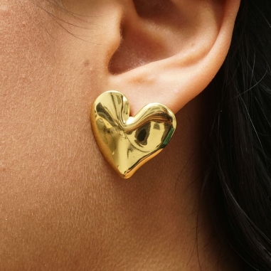 ARETES DE CORAZÓN DORADO