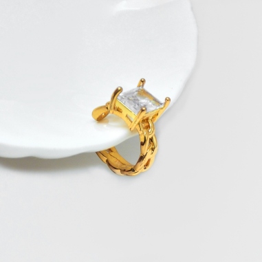 EARCUFF DE SOLITARIO CUADRADO