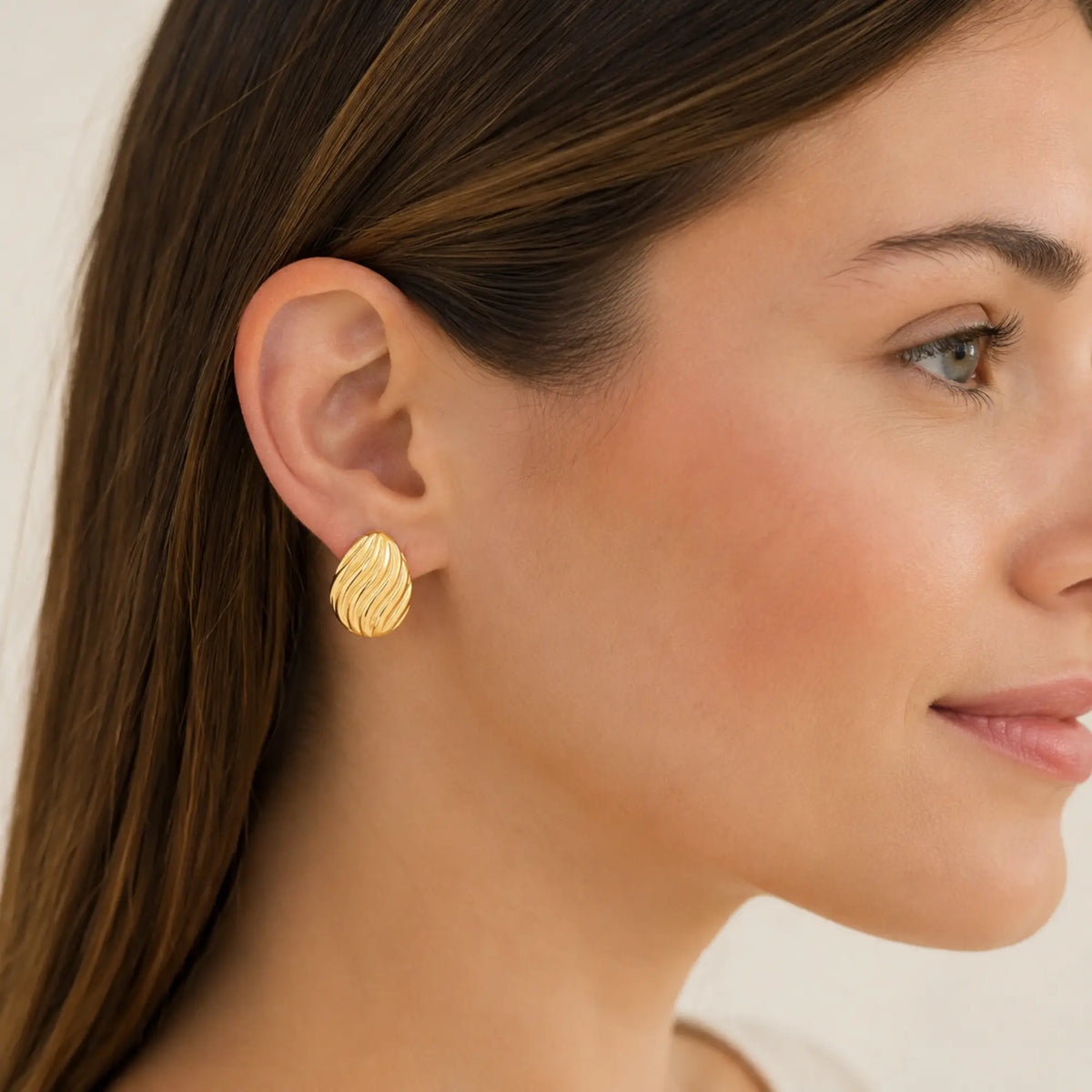 Aretes Concha Dorada