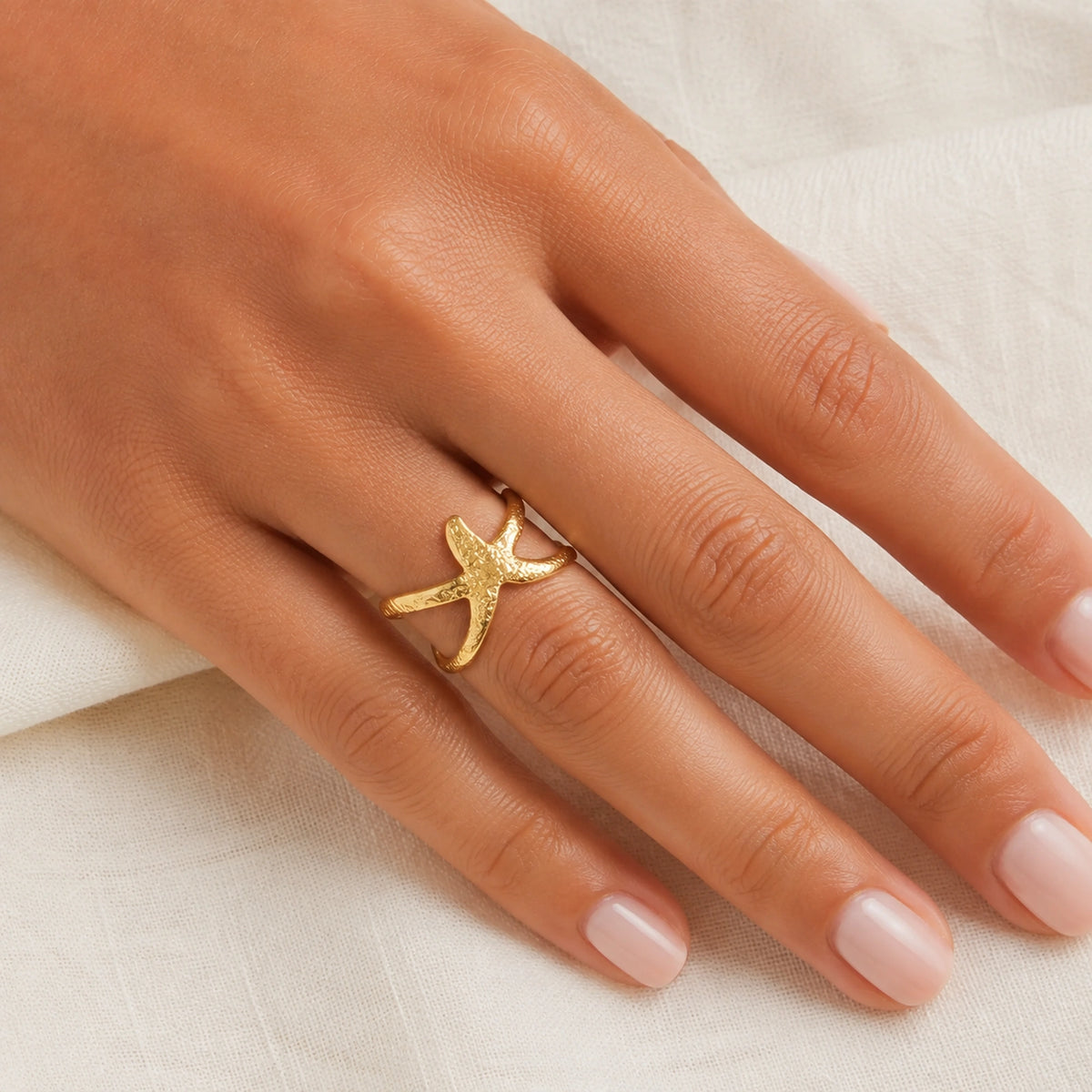 Anillo Ajustable Estrella de Mar Dorada