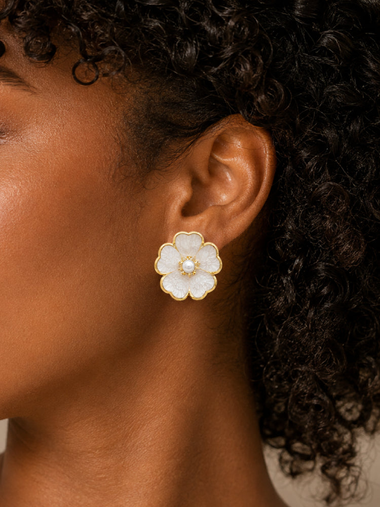 Aretes Flor Perla Blanca