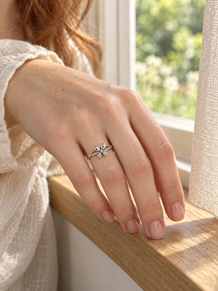Anillo Flor Plateada