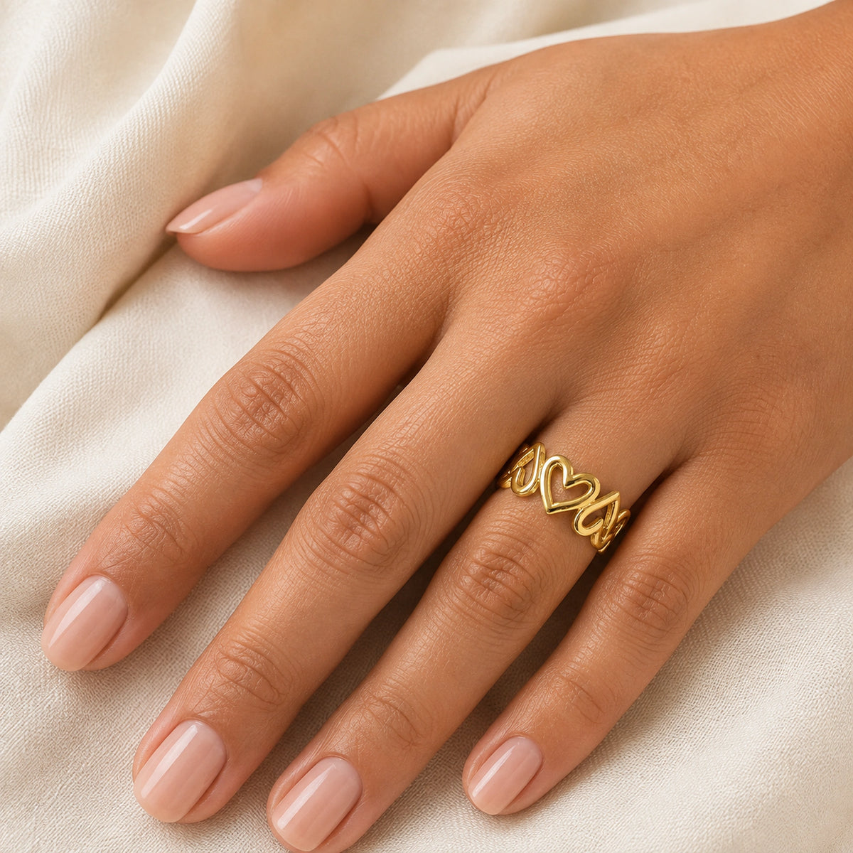 Anillo Ajustable Corazón Entrelazado Dorado
