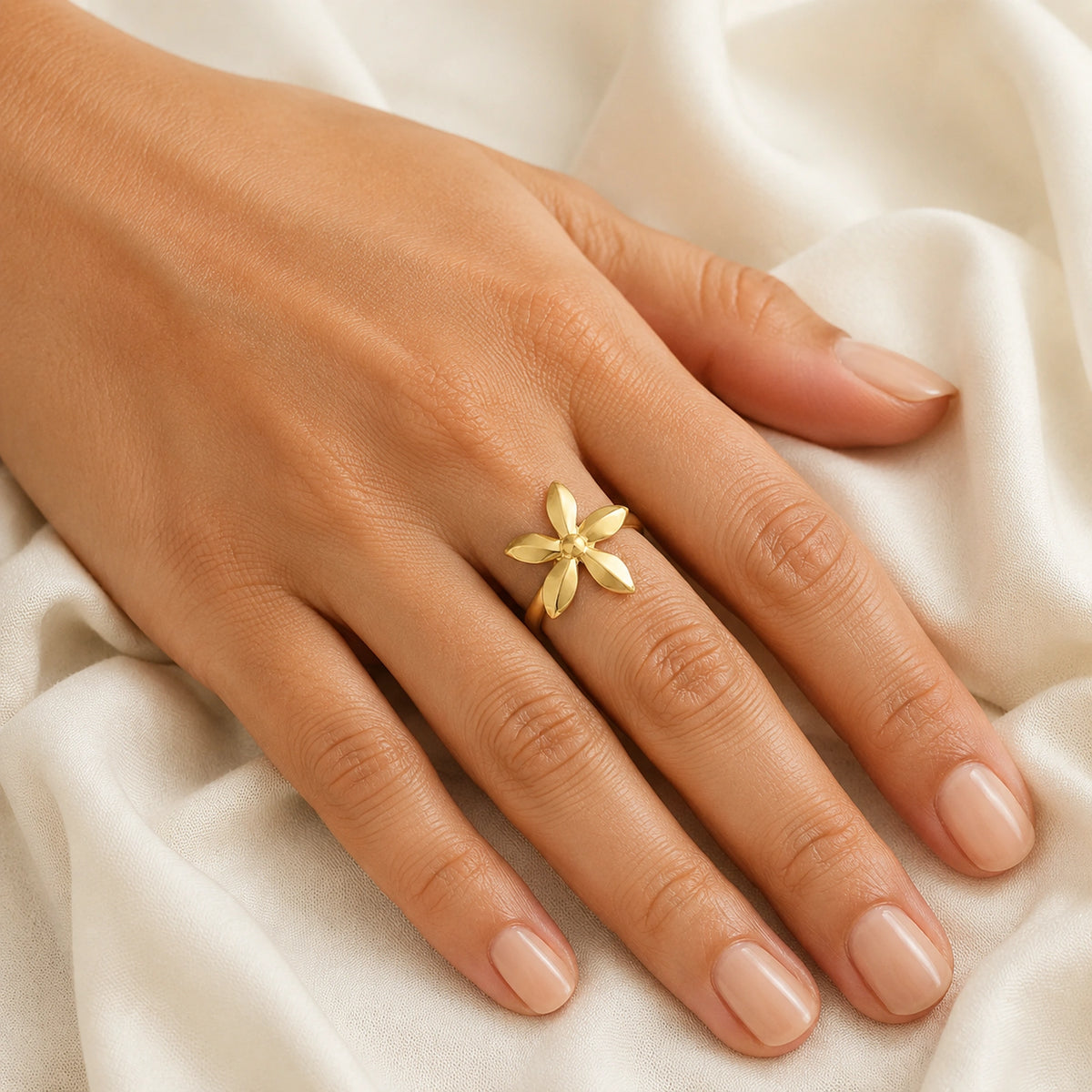 Anillo Ajustable Flor Clásica